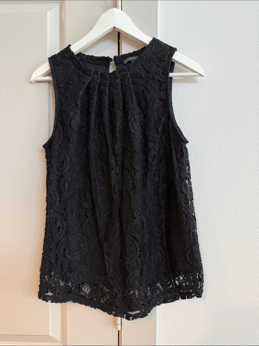 Adrianna Papell Black Lace Sleeveless Shell Top